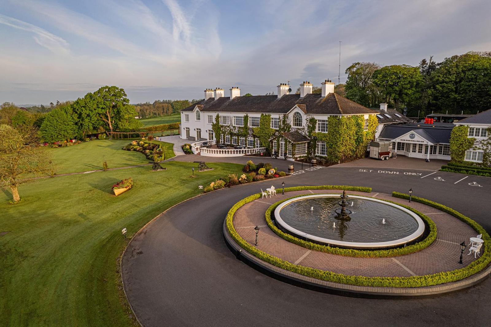 Crover House Hotel & Golf Club Mountnugent المظهر الخارجي الصورة